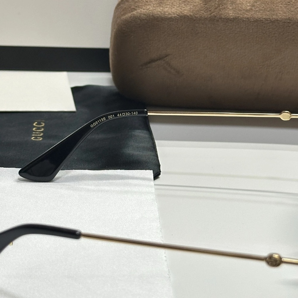 Gucci Black and Gold Sunglasses with Script Detail - Picture 4 of 8